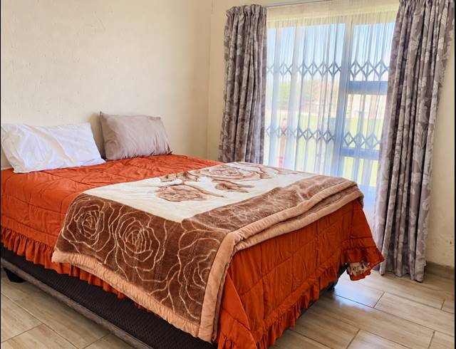 3 BEDROOM HOUSE FOR SALE IN JAMESON PARK